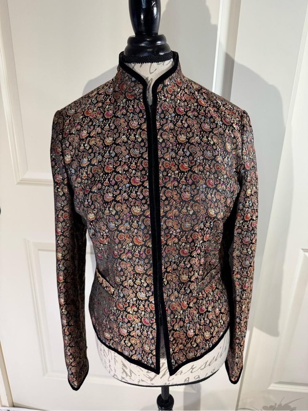 WDNY Black Floral Brocade Asian Inspired Jacket with Velvet Trim 8